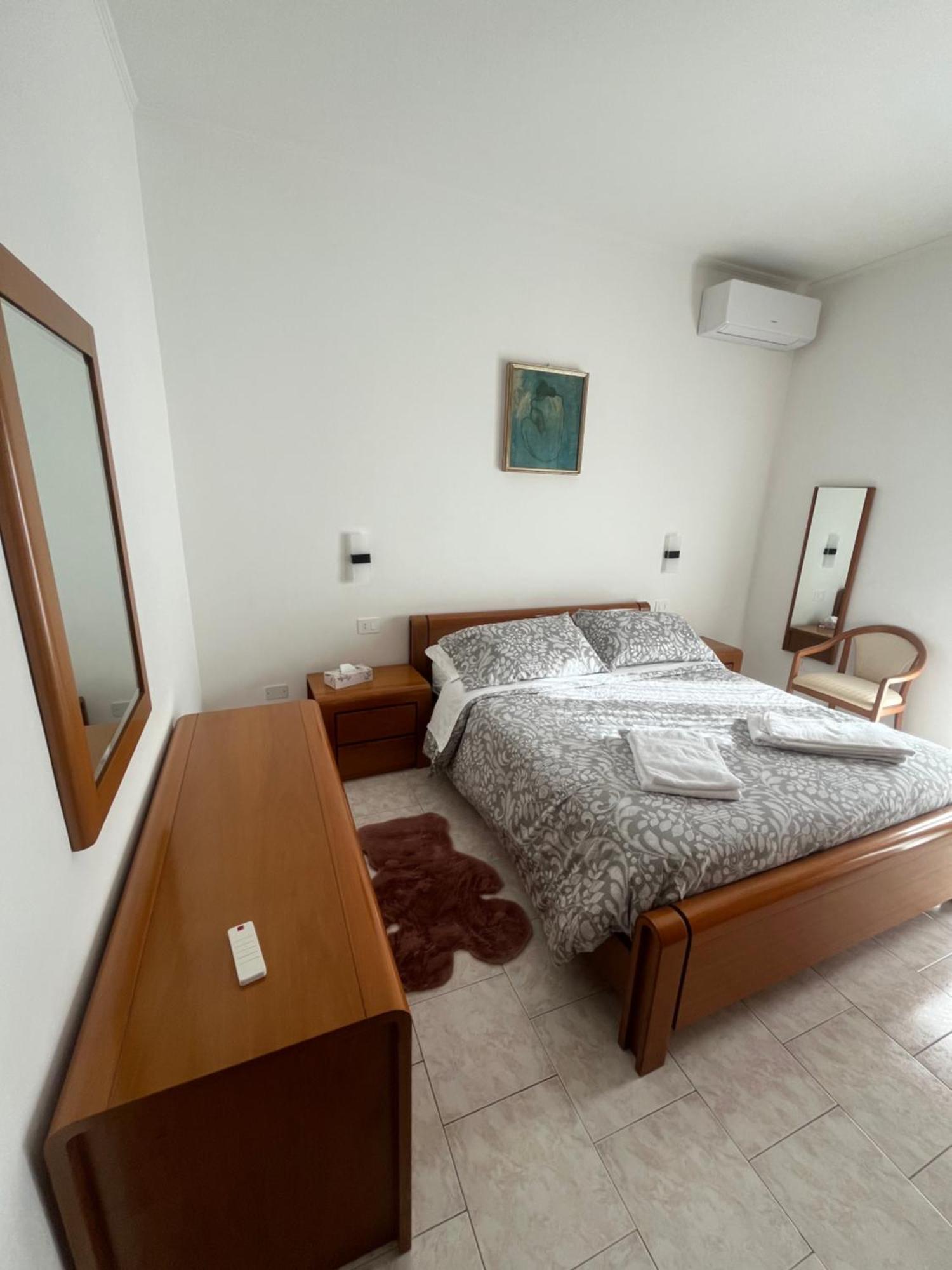 Casa Vacanze Tardy E Benech Savona Kültér fotó