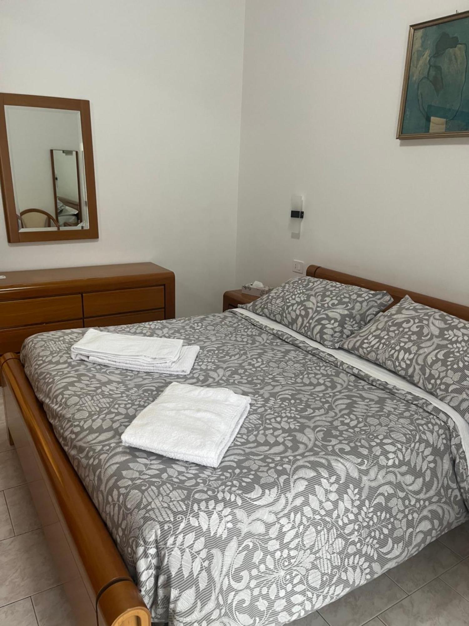 Casa Vacanze Tardy E Benech Savona Kültér fotó